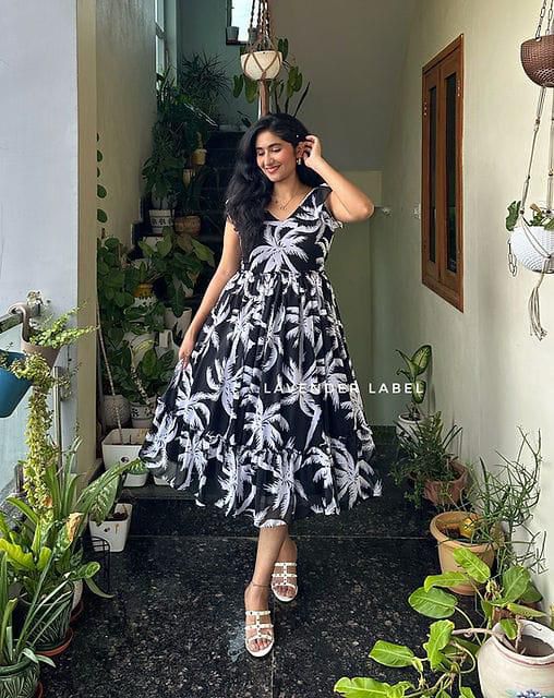 Breezy black midi dress